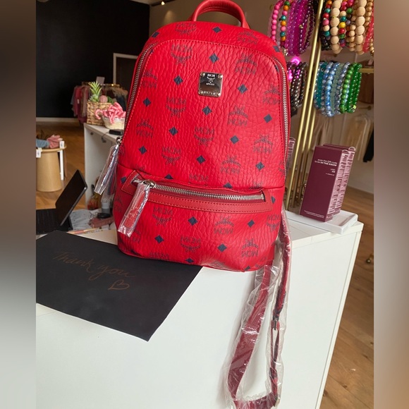 MCM Klassik Visetos Sling Bag - Picture 9 of 10